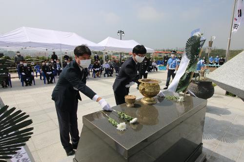 속초해경 제65회 현충일 추념식, 생활속 거리두기로 차분히 진행 6