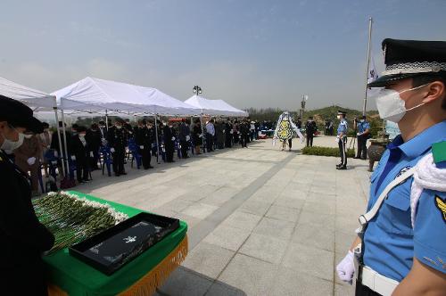 속초해경 제65회 현충일 추념식, 생활속 거리두기로 차분히 진행 10