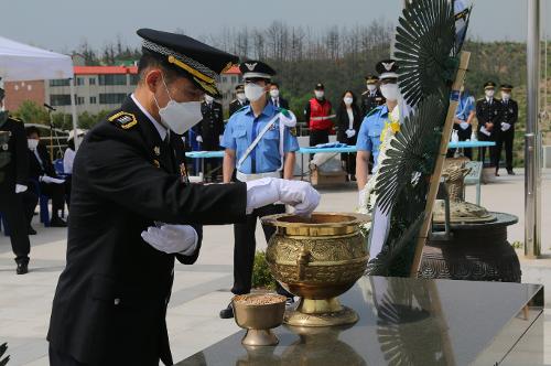 속초해경 제65회 현충일 추념식, 생활속 거리두기로 차분히 진행 3