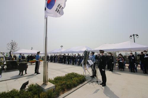 속초해경 제65회 현충일 추념식, 생활속 거리두기로 차분히 진행 8