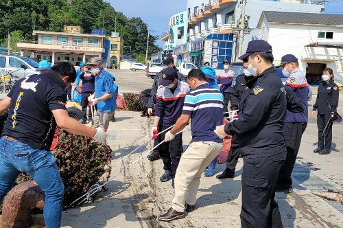 (5월31일) 속초해경, 바다의날 행사 거진항 청소 4