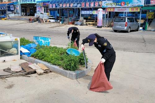 (5월31일) 속초해경, 바다의날 행사 거진항 청소 3