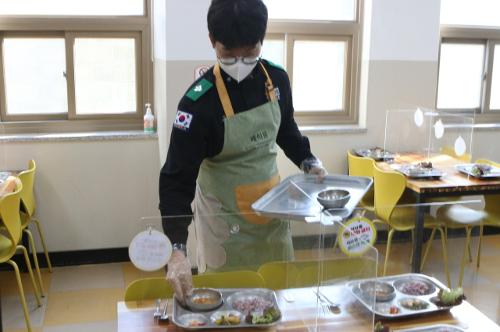 (0201) 의무경찰, 사랑의 배식 봉사 사진3