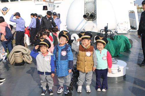 속초유치원 해양경찰서 경비함정 견학~ 8