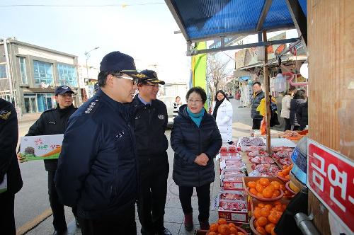 속초해양경찰서 설 명절 맞아 전통시장을 방문하였습니다. 5