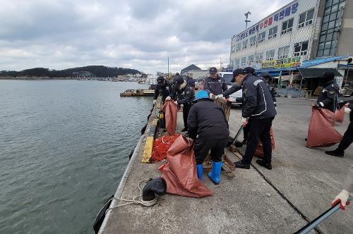 20231201 태안해경, 창설70주년 기념 연안정화활동 및 해양환경보호 캠페인 진행-1 사진2