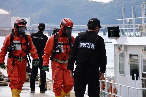 250918 태안해경, 민·관합동 해상 화학사고 대응훈련 실시 1