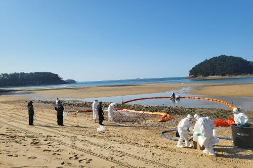251104 태안해경, 2025년 해안방제 합동훈련 실시 1