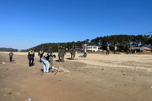 251201 태안해경, 유관기관 해양 마약류 유입 차단 합동 수색 2