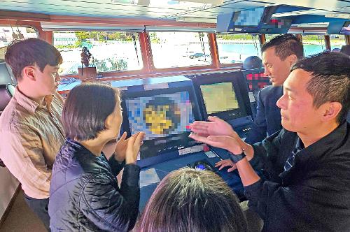 (251028)통영해경, 수어통역사와 함께 '소통의 바다'를 열다 2