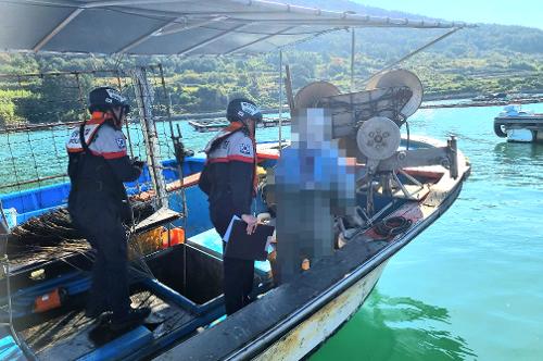(251101)통영해경, 연이은 선박사고 무사히 구조...안전주의 당부 3