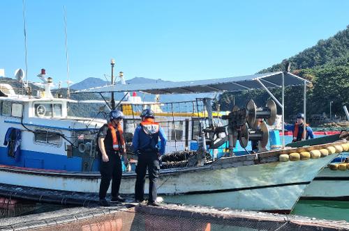 (251101)통영해경, 연이은 선박사고 무사히 구조...안전주의 당부 4
