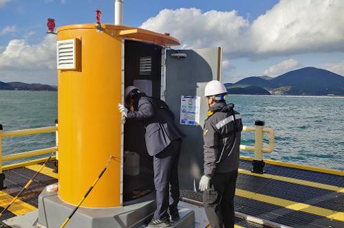 (251110)통영해경, 수출용 패류생산 지정해역 해양오염 점검 실시 1