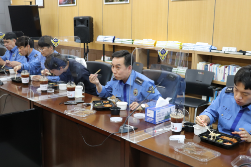 울진해경_ ‘조직을 변화시키는 소통’ 브라운백 미팅(10.24) 사진2
