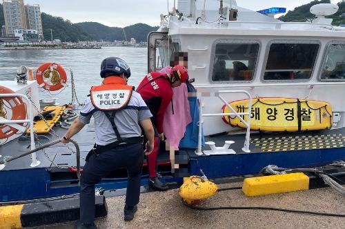 (7월 21일) 울진해경, 영덕 창포리 인근 해상 익수자 구조 사진2