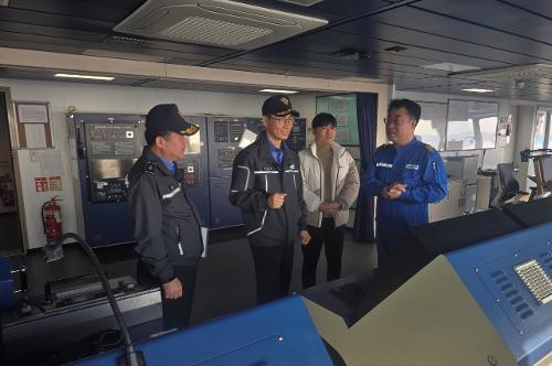 (2.27.) 울릉 썬플라워 크루즈 운항 재개 앞서 안전점검 나서 사진1