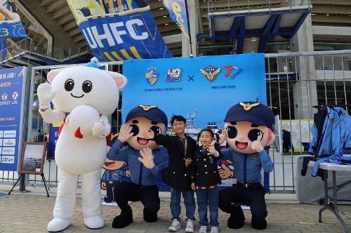 230422 울산현대축구단 시축 및 이벤트 부스 행사 사진3