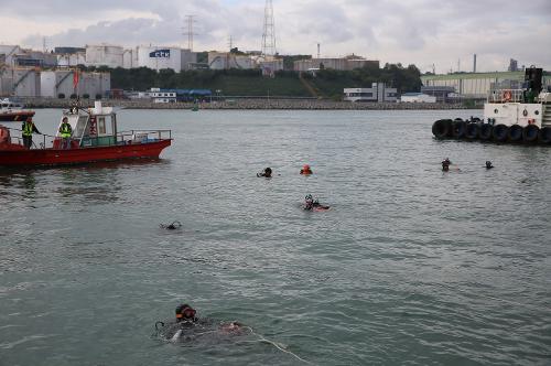 251025 민관단 협업 울산연안 수중정화활동 4