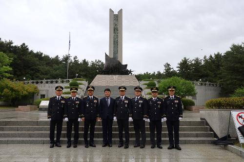 260602 울산해경, 현충탑을 찾아 제71회 현충일 추념식 개최 1