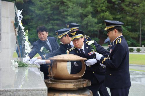 260602 울산해경, 현충탑을 찾아 제71회 현충일 추념식 개최 3
