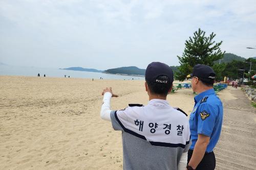 폐장 해수욕장 안전관리에 나선 완도해경 사진1