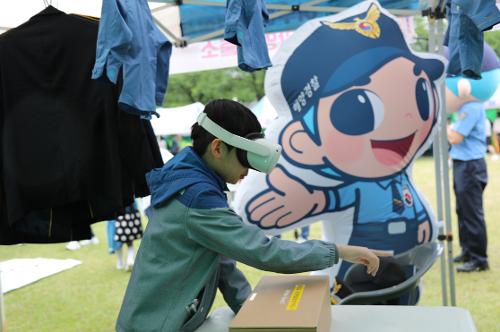 250503-우리 아이 바다 안전 첫걸음... 광양시 어린이날 기념 행사 홍보 부스 운영 사진2