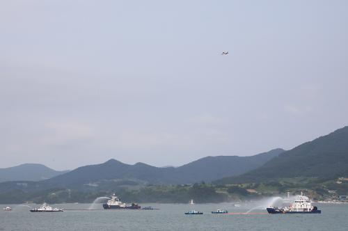 250617-여수해경, 원유3사 민·관·군 합동 해상방제훈련 실시 사진2