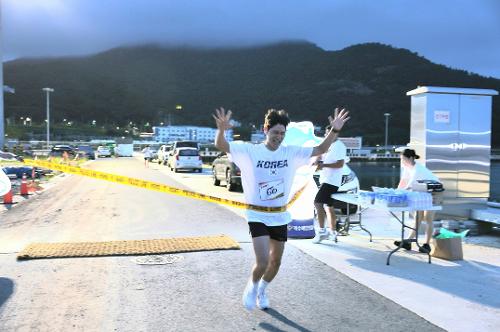 250814-여수해경, 해양주권 수호 다짐하며 8.15km 뜨겁게 달렸다 사진4