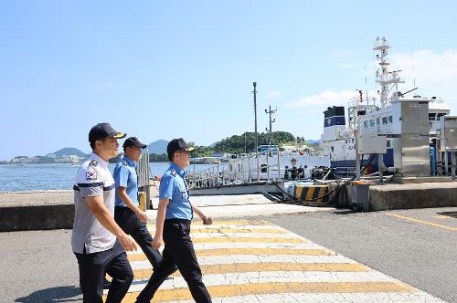 250908-김기용 여수해경서장, 가을철 성어기 도래에 따른 낚시어선 안전관리 점검 사진2