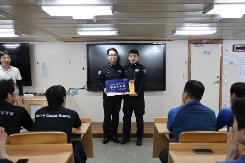 250924-25년 고속단정 경연 대회(여수서 516함 중형 최우수상) 3
